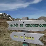 Dans Un Village En Auvergne Sancy Daire *