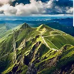 Dans Un Village En Auvergne Sancy Egliseneuve-d'Entraigues