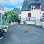 Dans Un Village En Auvergne Sancy
