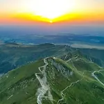 Dans Un Village En Auvergne Sancy Egliseneuve-d'Entraigues