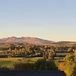 Daire Dans Un Village En Auvergne Sancy Égliseneuve-dʼEntraigues