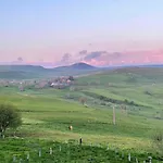 Dans Un Village En Auvergne Sancy *