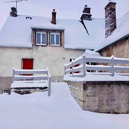 Dans Un Village En Auvergne Sancy Daire
