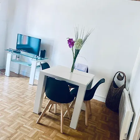 Dans Un Village En Auvergne Sancy