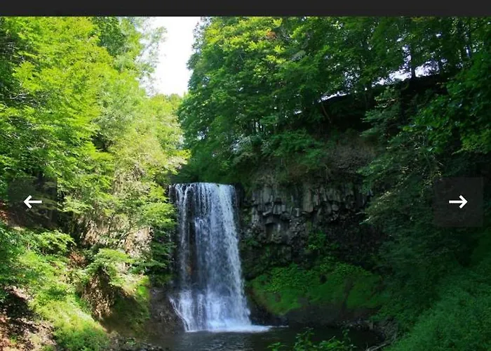 Dans Un Village En Auvergne Sancy Egliseneuve-d'Entraigues