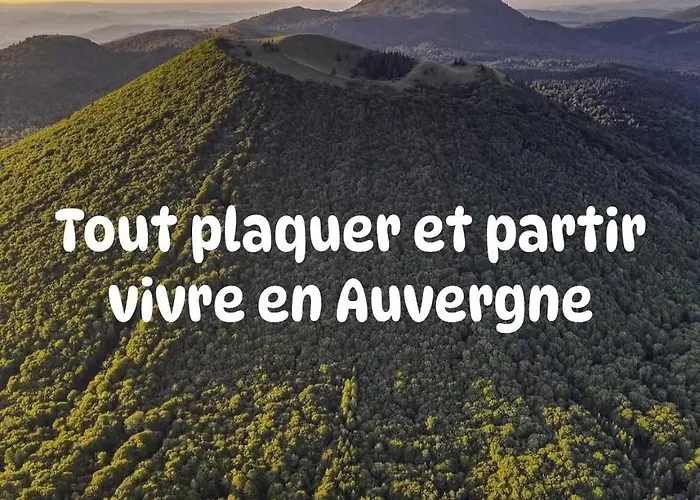 Dans Un Village En Auvergne Sancy *